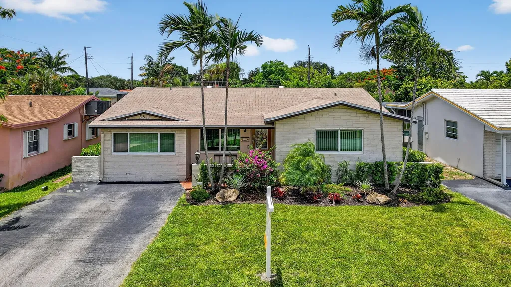 5511 Van Buren Street Hollywood FL 33021