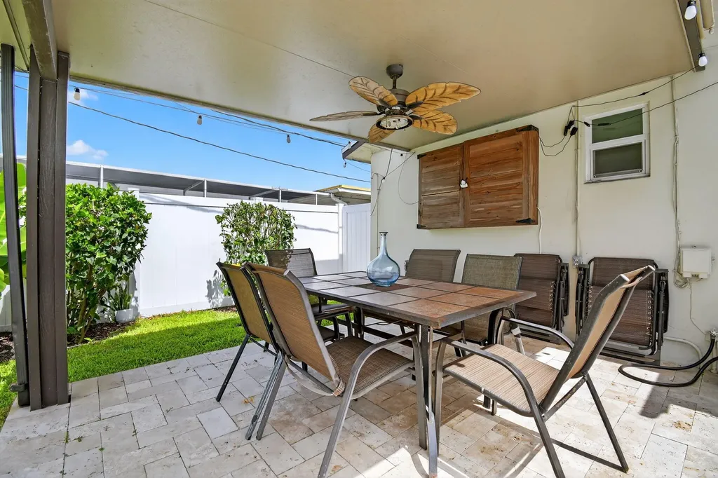 5511 Van Buren Street Hollywood FL 33021