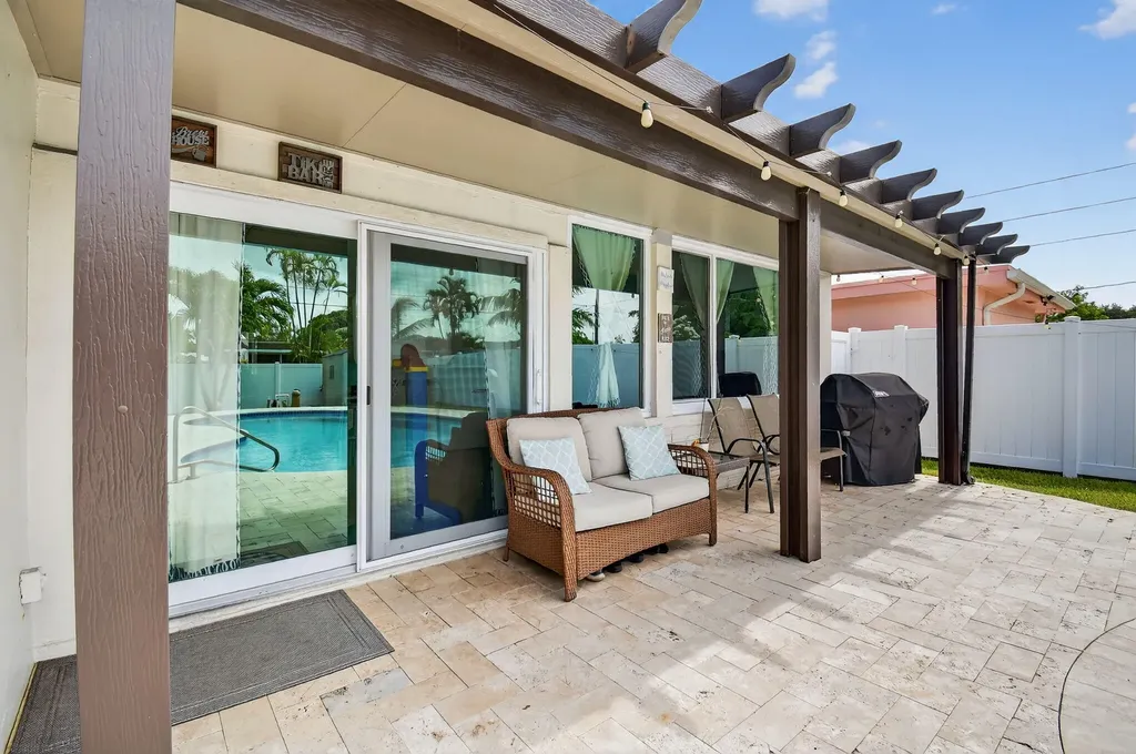 5511 Van Buren Street Hollywood FL 33021