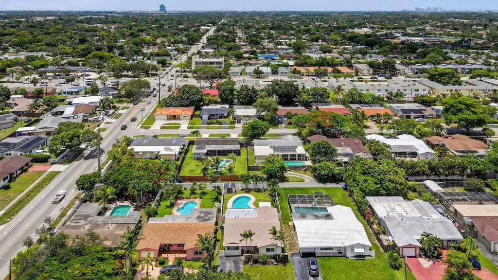 5511 Van Buren Street Hollywood FL 33021