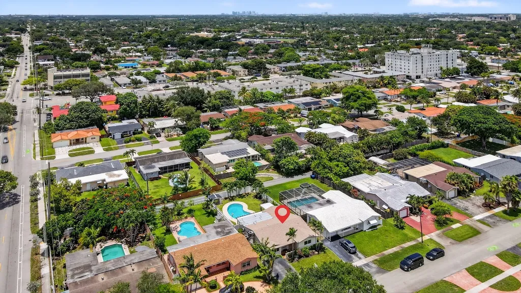 5511 Van Buren Street Hollywood FL 33021