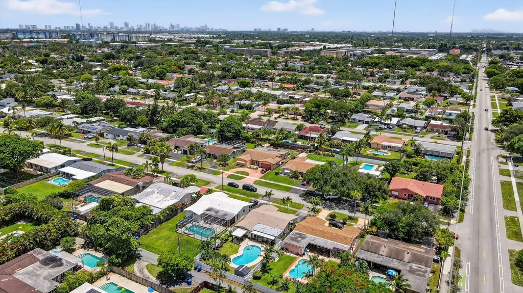 5511 Van Buren Street Hollywood FL 33021