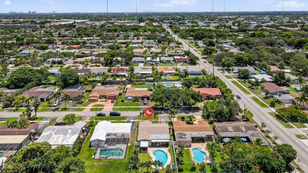 5511 Van Buren Street Hollywood FL 33021