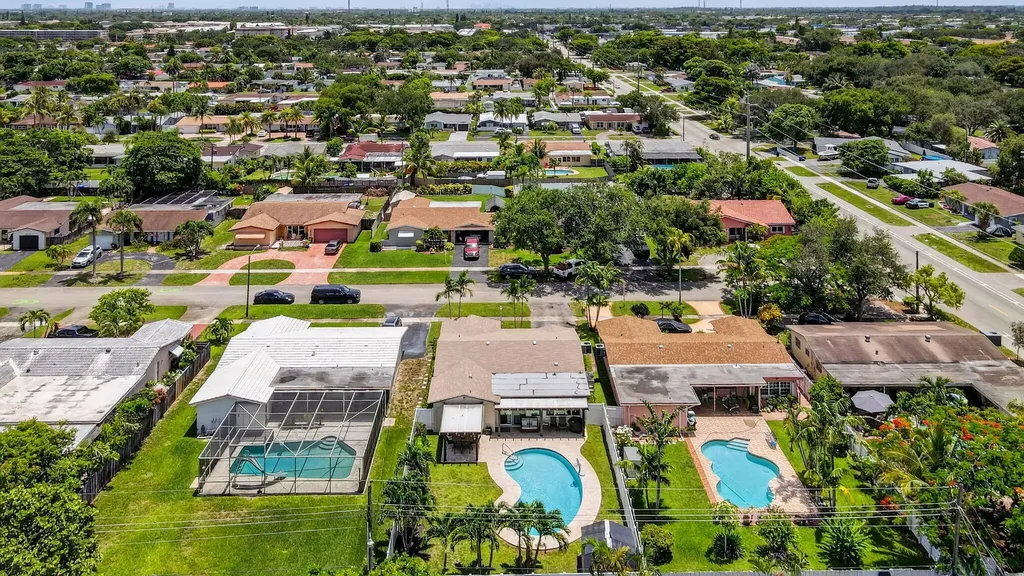 5511 Van Buren Street Hollywood FL 33021