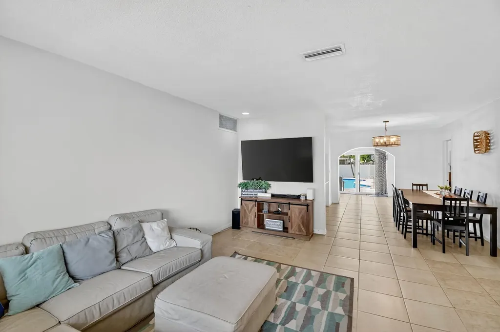 5511 Van Buren Street Hollywood FL 33021