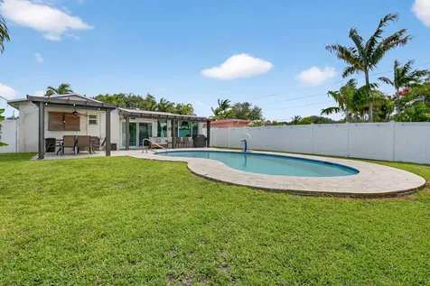 5511 Van Buren Street Hollywood FL 33021