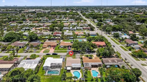 5511 Van Buren Street Hollywood FL 33021