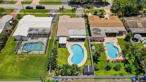 5511 Van Buren Street Hollywood FL 33021
