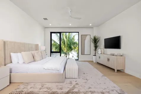 723 Lake Avenue N Delray Beach FL 33483