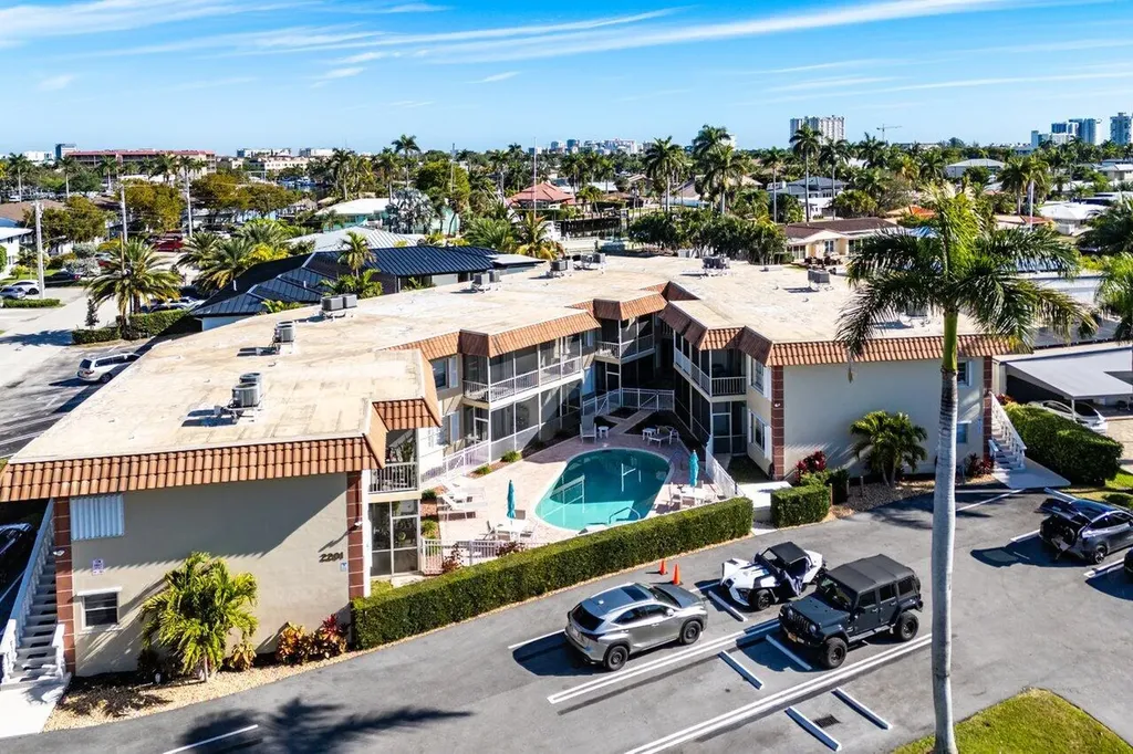 2201 SE 9th Street Pompano Beach FL 33062