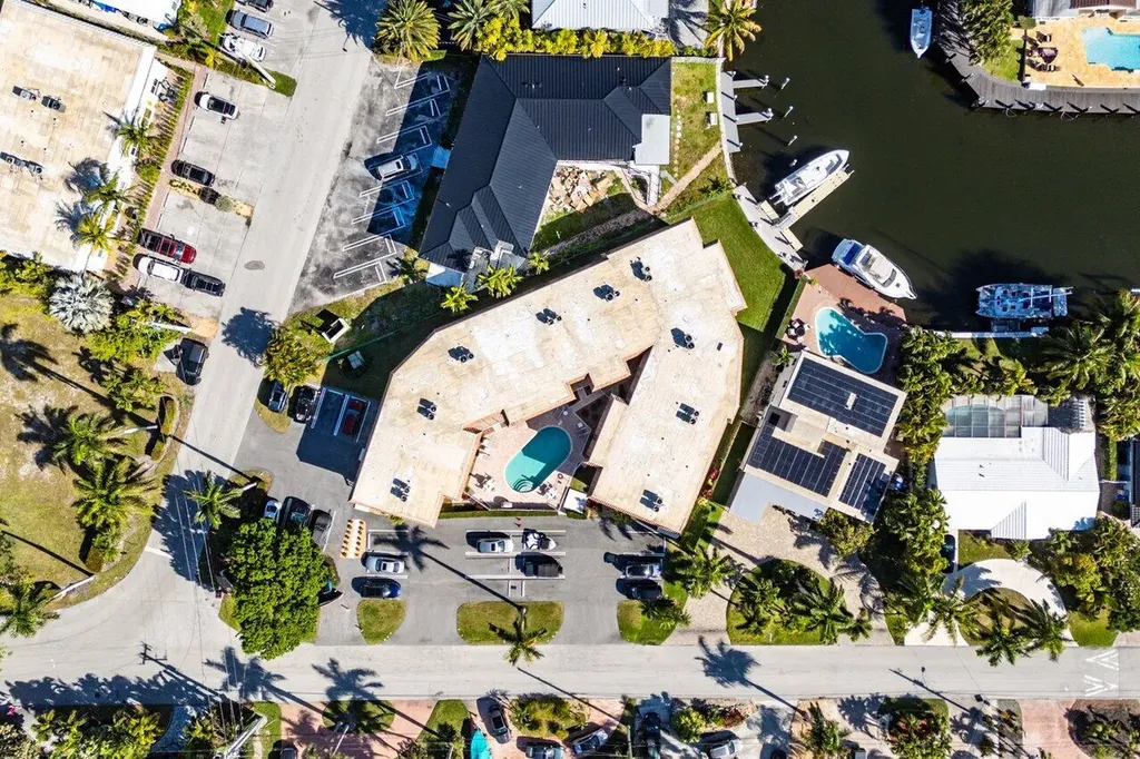 2201 SE 9th Street Pompano Beach FL 33062