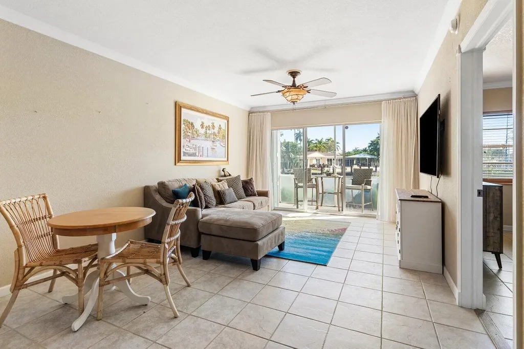 2201 SE 9th Street Pompano Beach FL 33062