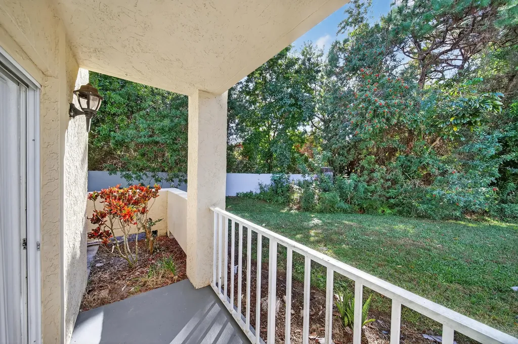 1679 SE Green Acres Circle Port St Lucie FL 34952