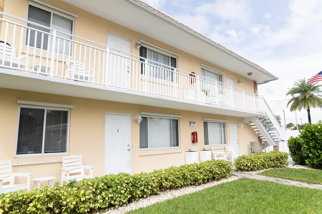 1905 Lake Worth Road Lake Worth Beach FL 33461