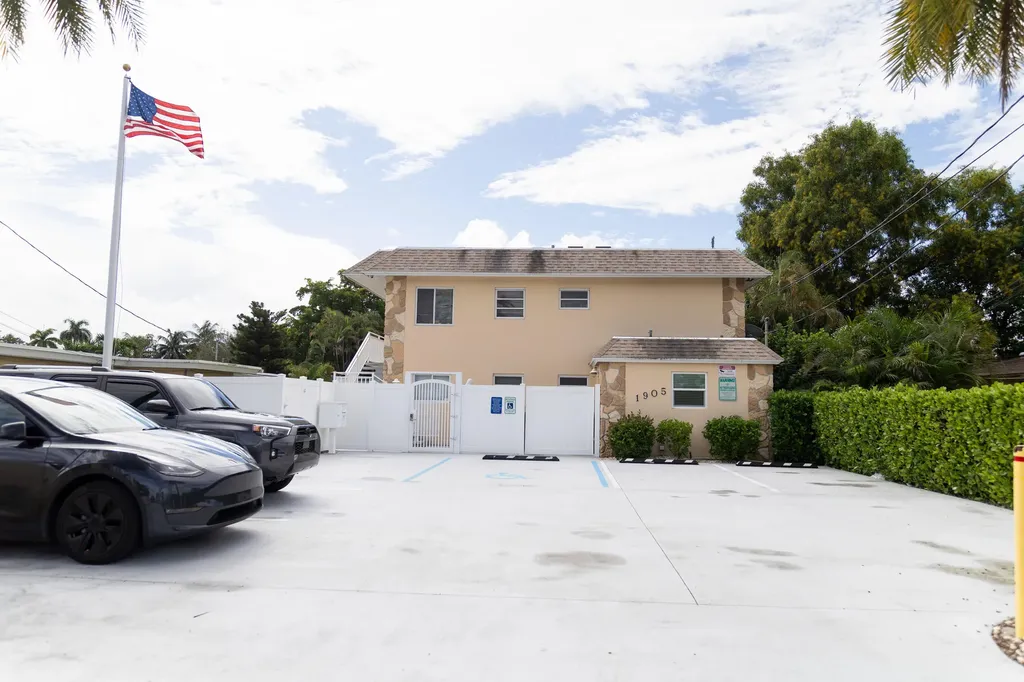 1905 Lake Worth Road Lake Worth Beach FL 33461