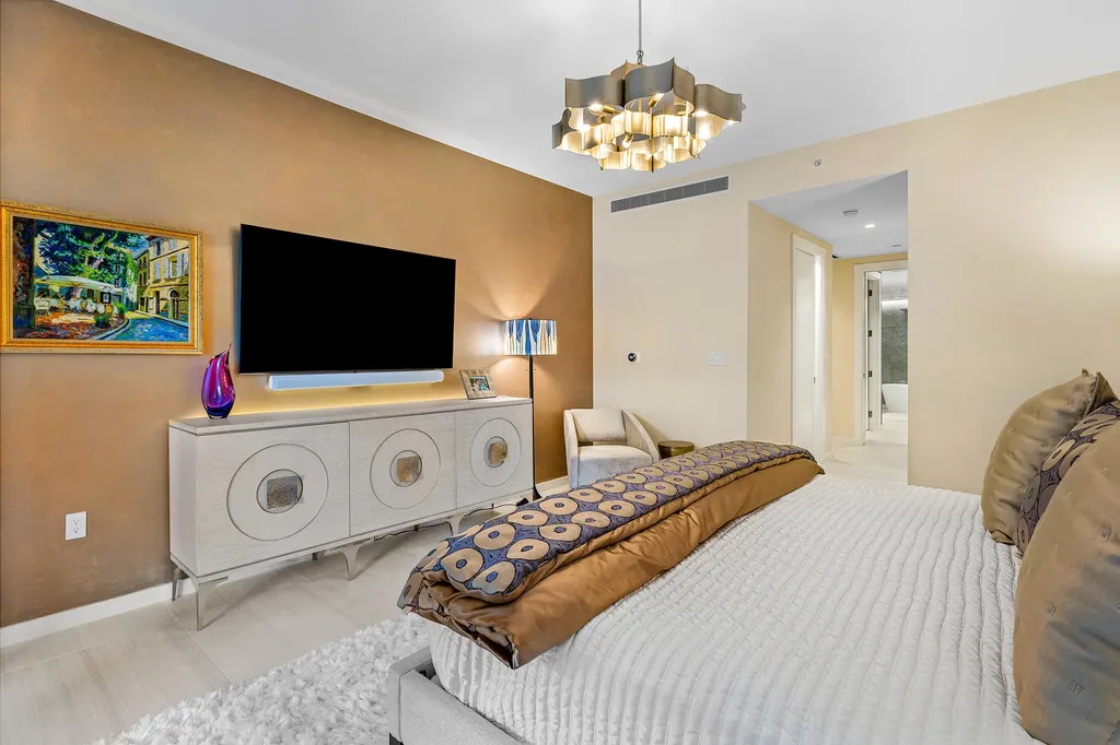 200 SE Mizner Boulevard Boca Raton FL 33432