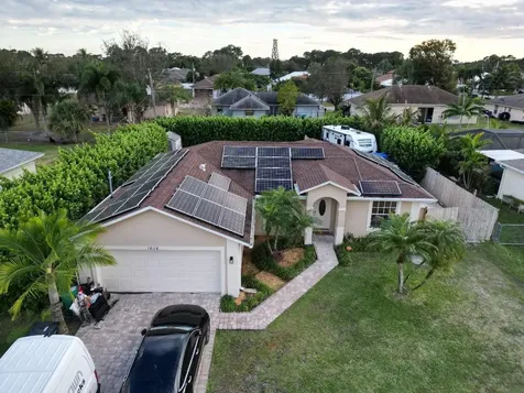1614 SW Cefalu Circle Port St Lucie FL 34953