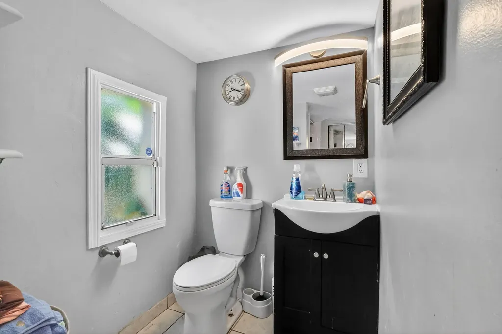 831 30th Court West Palm Beach FL 33407