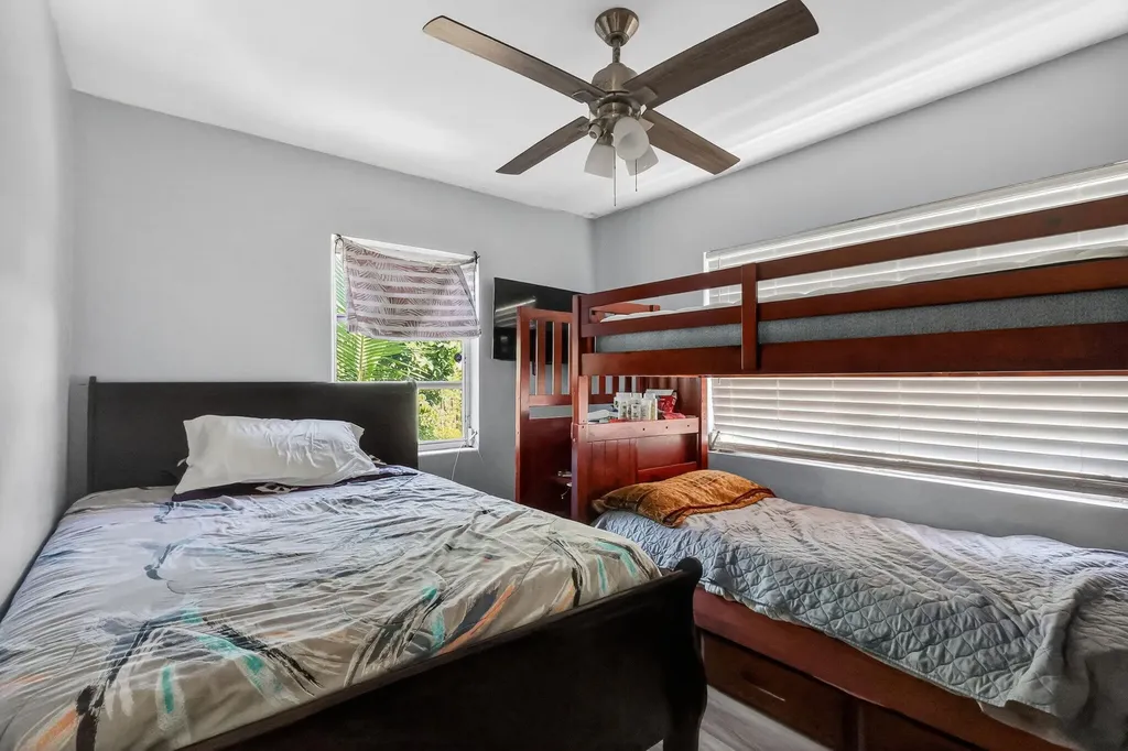 831 30th Court West Palm Beach FL 33407