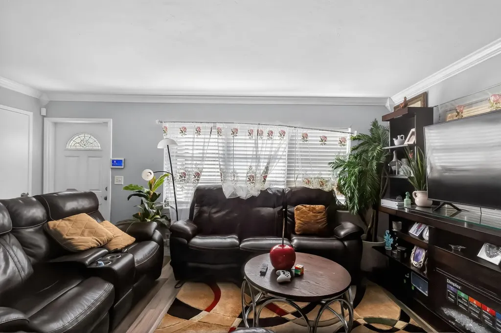 831 30th Court West Palm Beach FL 33407