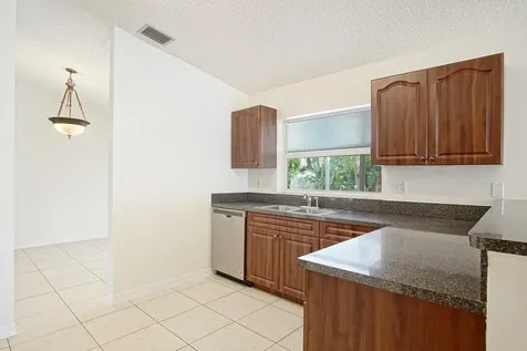 685 NW Monroe Street Port St Lucie FL 34983