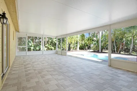 685 NW Monroe Street Port St Lucie FL 34983