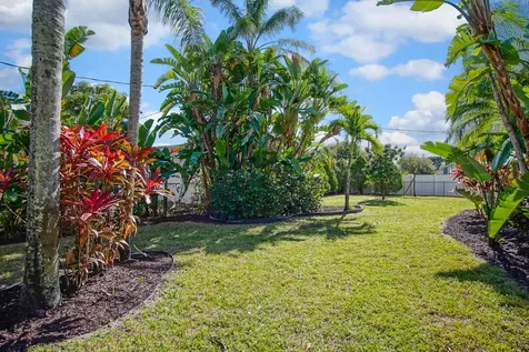 685 NW Monroe Street Port St Lucie FL 34983