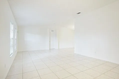 685 NW Monroe Street Port St Lucie FL 34983