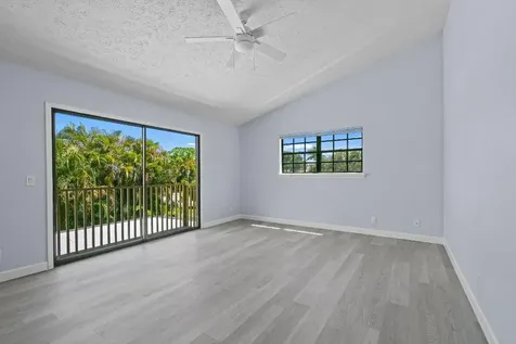 7471 SE Jamestown Terrace Hobe Sound FL 33455