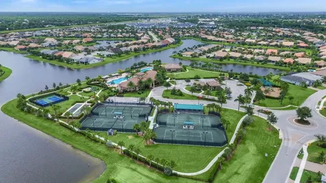 623 SE Villandry Way Port St Lucie FL 34984