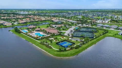 623 SE Villandry Way Port St Lucie FL 34984