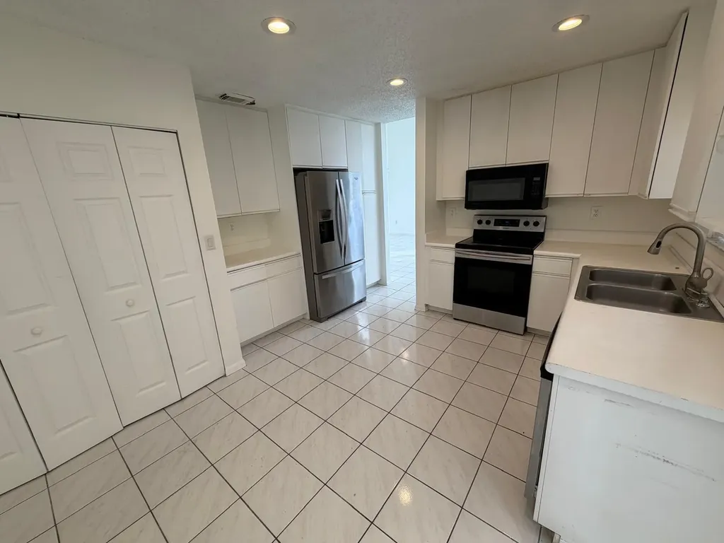 3780 Amalfi Drive Hollywood FL 33021