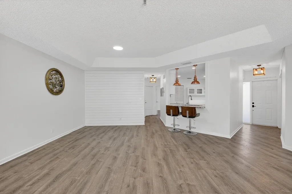 9074 Chatsworth Cascades Boca Raton FL 33434