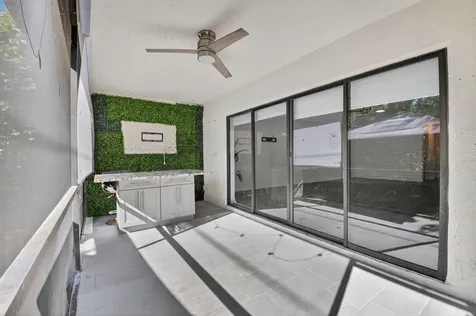 9074 Chatsworth Cascades Boca Raton FL 33434