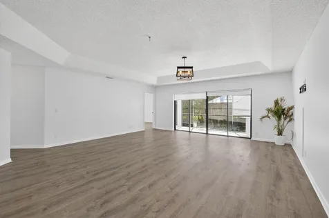 9074 Chatsworth Cascades Boca Raton FL 33434