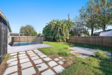 549 NW Salina Terrace Port St Lucie FL 34983