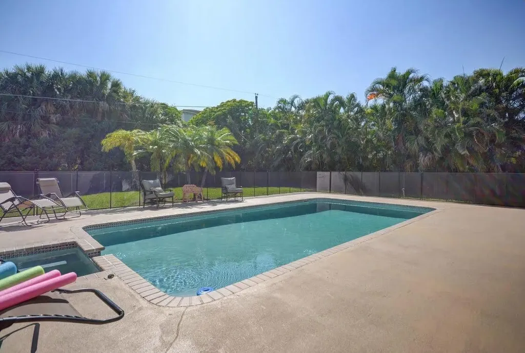 3855 NW 5th Avenue Boca Raton FL 33431