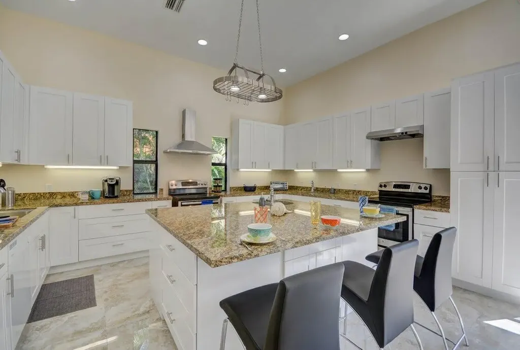 3855 NW 5th Avenue Boca Raton FL 33431