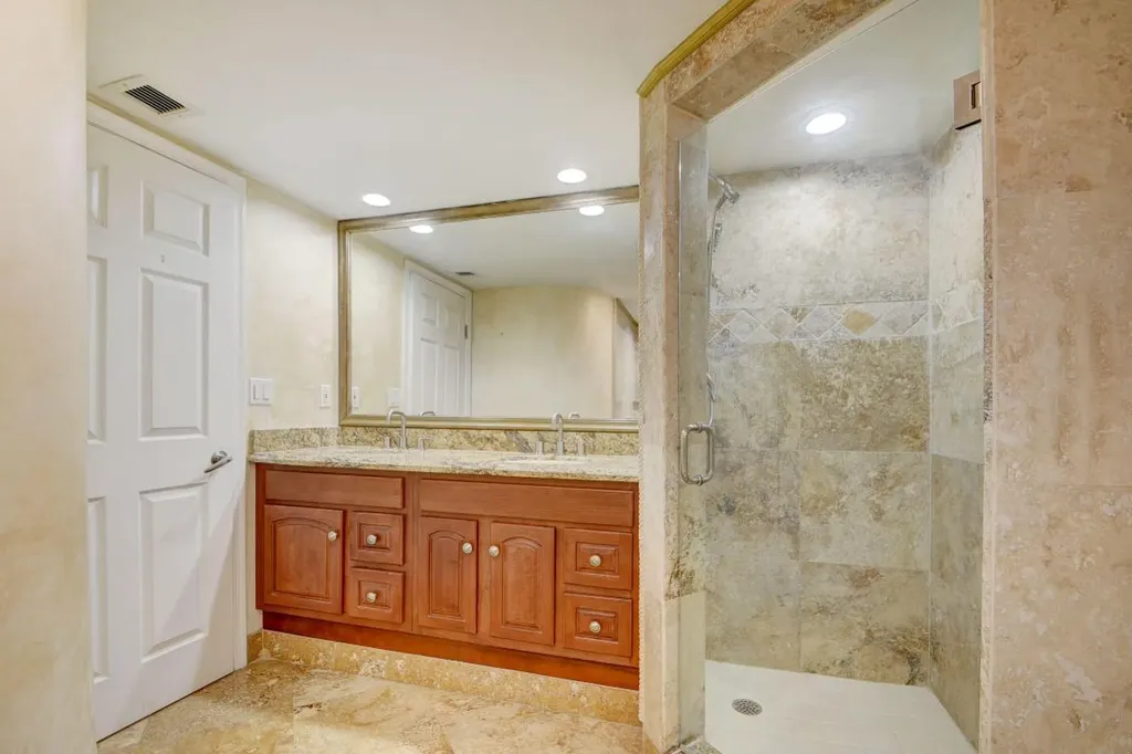 3250 S Ocean Boulevard Palm Beach FL 33480
