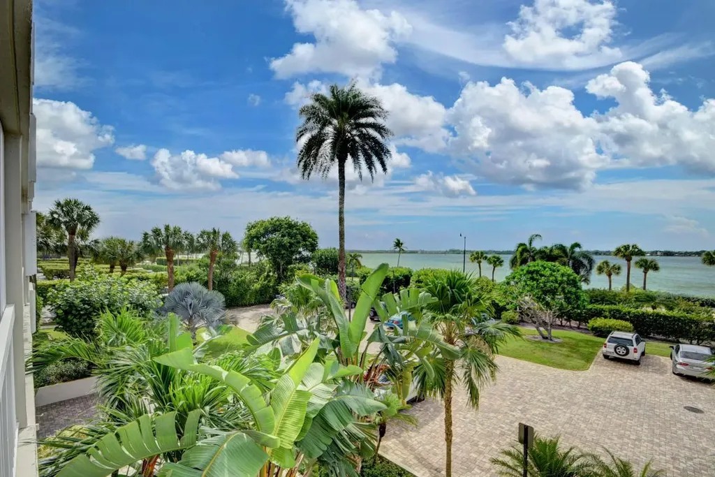 3250 S Ocean Boulevard Palm Beach FL 33480