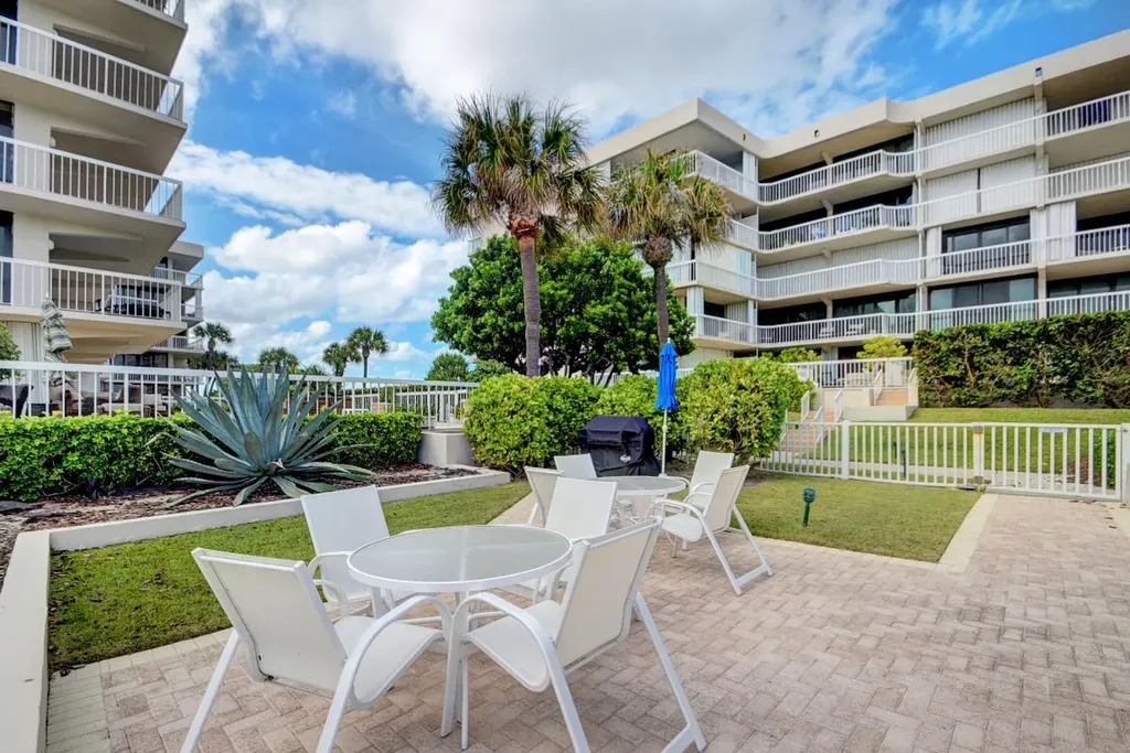 3250 S Ocean Boulevard Palm Beach FL 33480