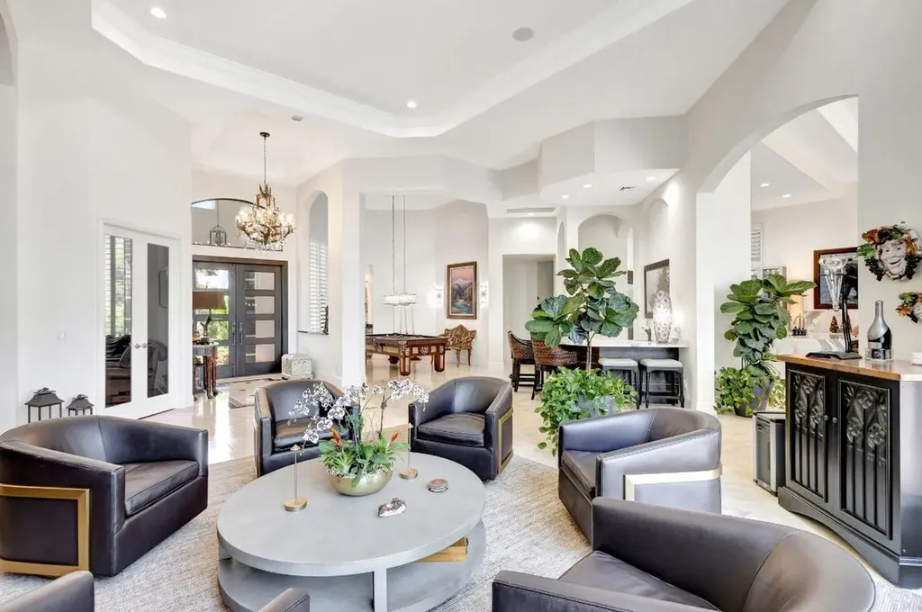 118 Via Quantera Palm Beach Gardens FL 33418