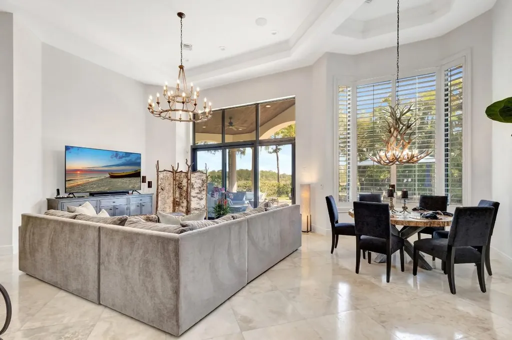 118 Via Quantera Palm Beach Gardens FL 33418