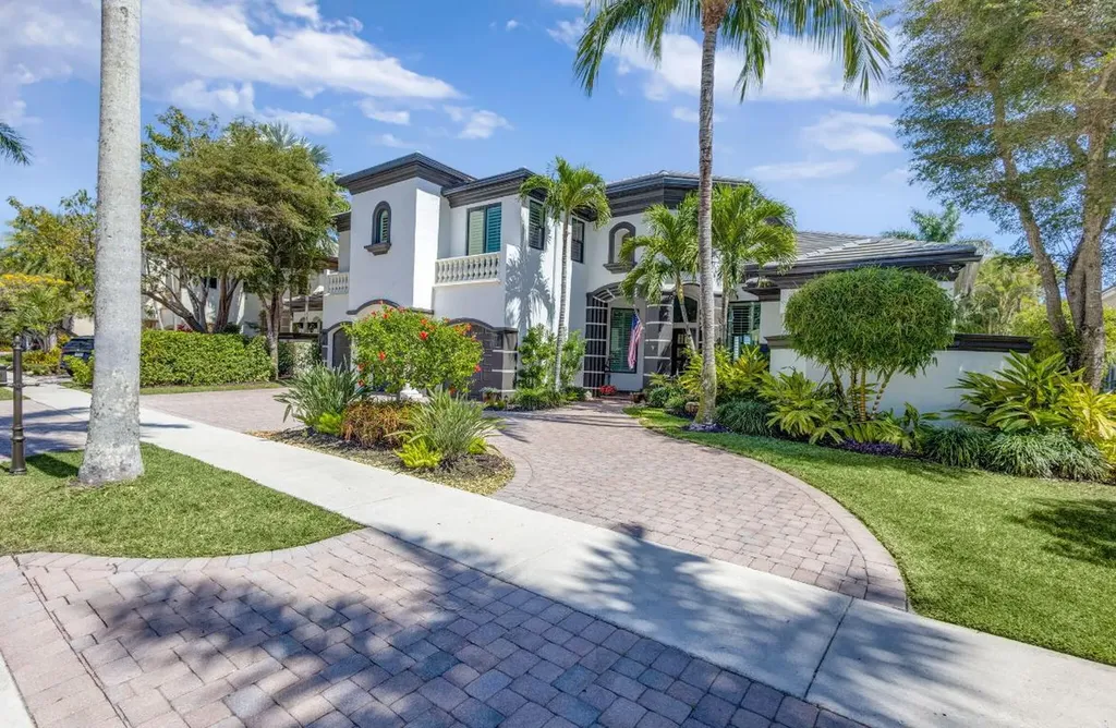 118 Via Quantera Palm Beach Gardens FL 33418