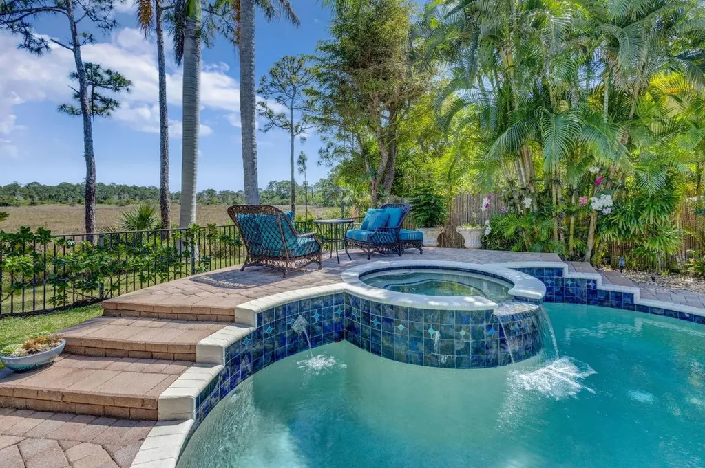 118 Via Quantera Palm Beach Gardens FL 33418