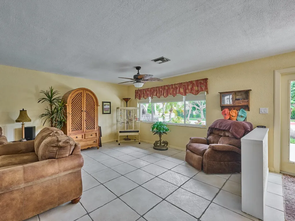 2810 NE 48th Court Lighthouse Point FL 33064