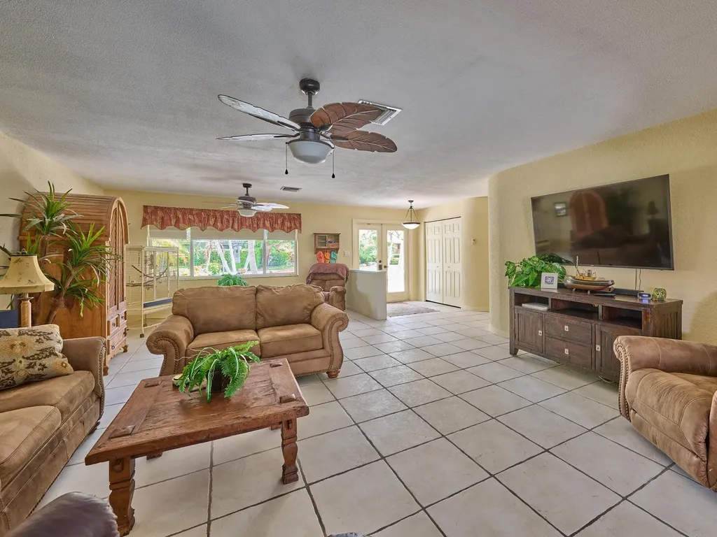 2810 NE 48th Court Lighthouse Point FL 33064