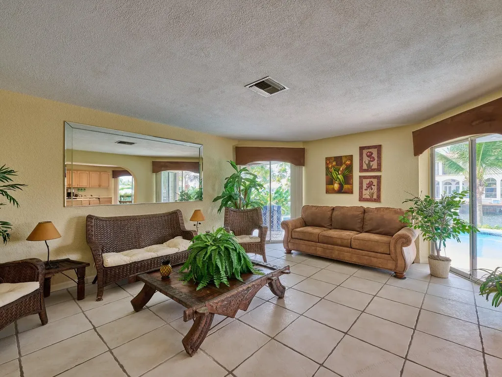 2810 NE 48th Court Lighthouse Point FL 33064