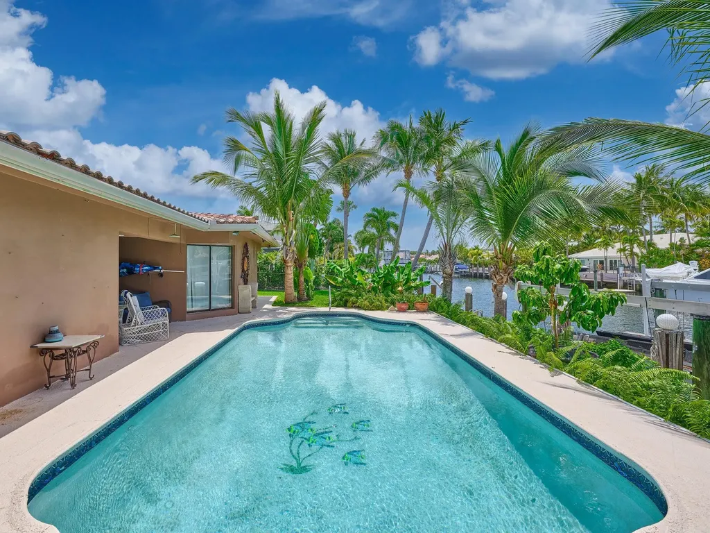 2810 NE 48th Court Lighthouse Point FL 33064