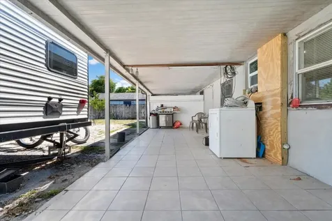 236 SW 14th Street Dania Beach FL 33004